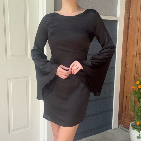 Silky Backless Mini Witch Dress with Angel Sleeves - Picture 2 of 13